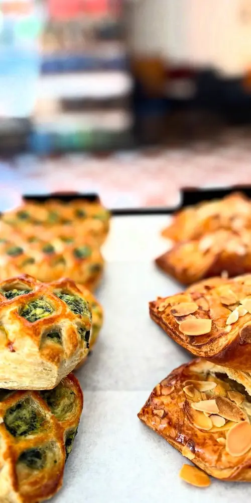 Which side are you choosing? Spinach and Feta or Almond Croissant?