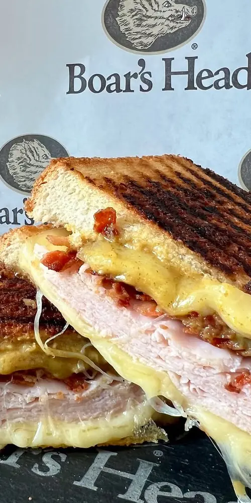 Friday Special😃
It's National Grilled Cheese Day!
MAPLE HONEY TURKEY GRILLED CHEESE👏
Boar's Head Ma