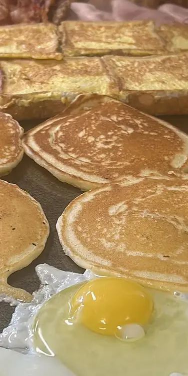 What to have for breakfast? Eggs? Pancakes? French toast? Green Knight ? Drive, walk , run this morn