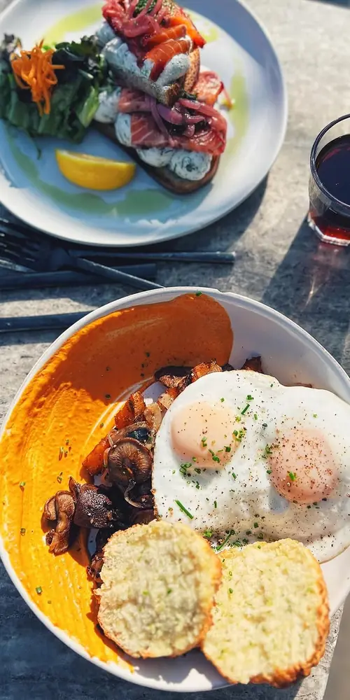 It’s brunch o’ clock. Come join us Saturday & Sunday 8-2!