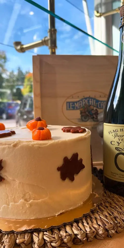 Fall is in full swing and we are loving every minute!🍁
We just stocked up on fabulous local libation
