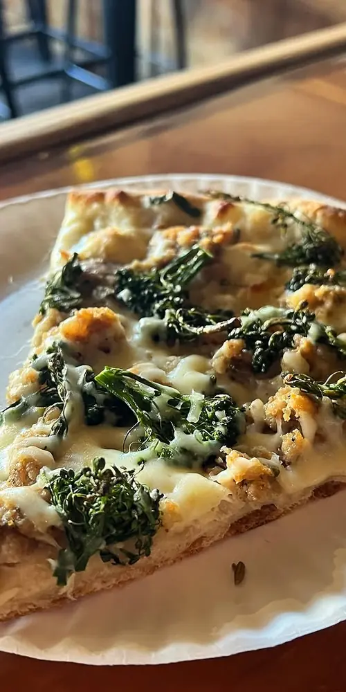 👋New Special: Lini on Me 🥦 White Sauce Base, Sausage, Broccolini, Mozzarella 🤌 like your favorite Al