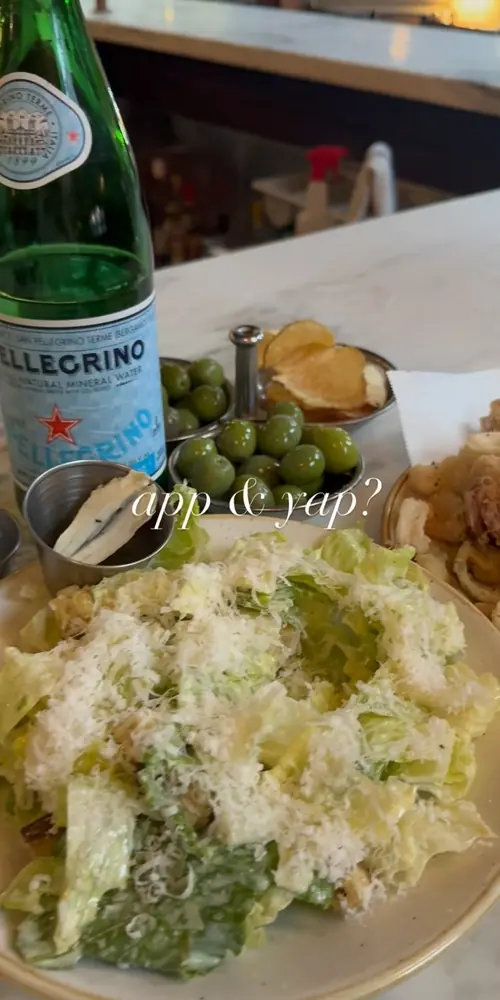 🗣️🗣️ yappetizers at the bar?
grab a bestie, a seat, and free bar snacks while you catch up over dri
