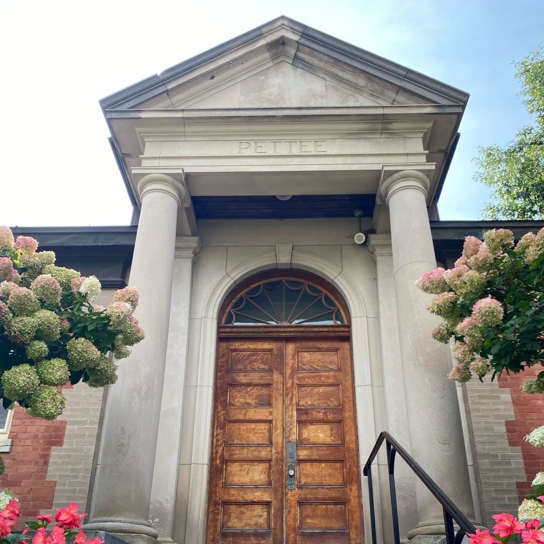 Pettee Memorial Library