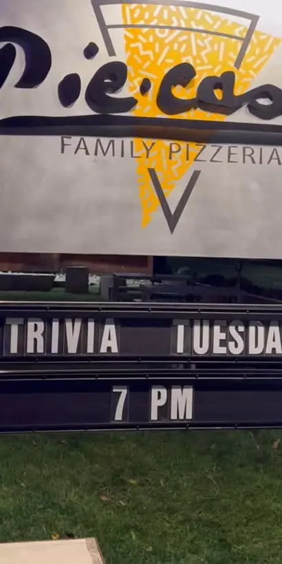 Tasty drinks, good food and better company.
Gather your teams and let’s play some trivia! 7-9 PM.
•
