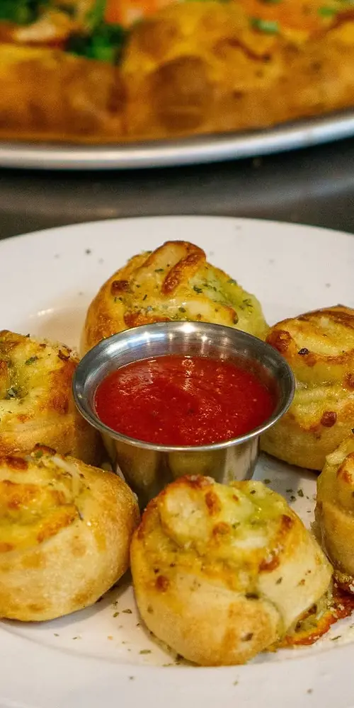 No Wednesday bar bites but don’t worry we will still have your favorite.
•
•
•
•
#nobarbites #garlic