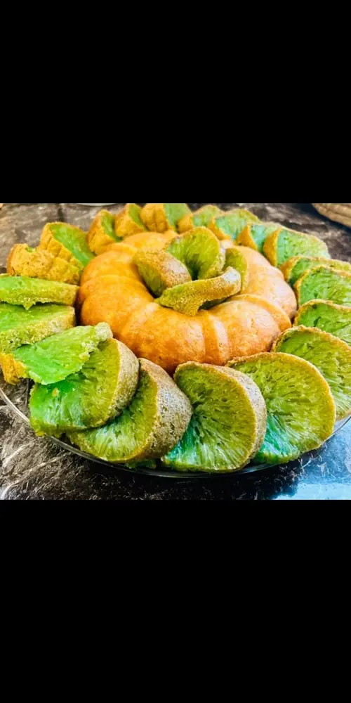 Why not have both?? Vietnamese Pandan Honeycomb Cake & Cassava Coconut Cake 😍😍🔥🔥
Interested in putt