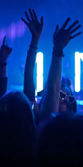 Vibing & jiving in the Shakedown Lounge every weekend, all winter long. Don’t miss your chance to se