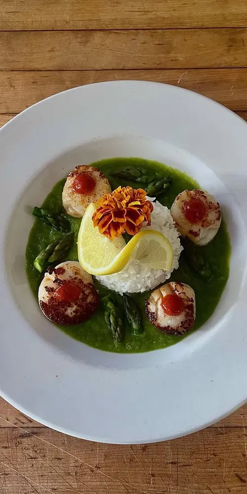 Open Friday- Sunday @ 5pm
Stop by or make a reservation to enjoy some of our delicious handcrafted