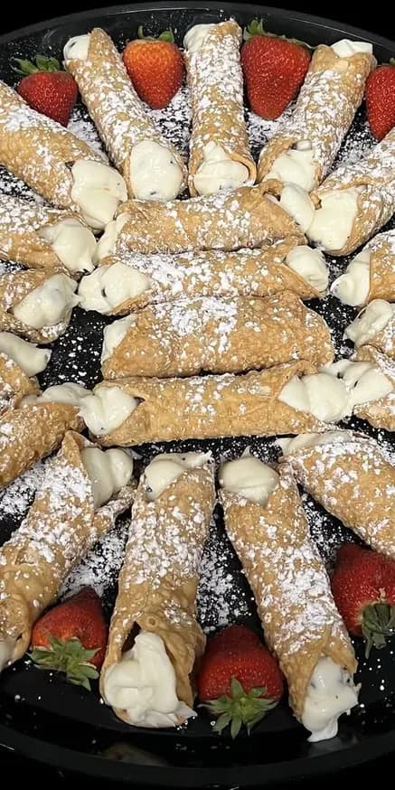 Who loves cannolis? Available made to order! #3brospizzavt #damnthatsdelicious #05446 #colchestervt