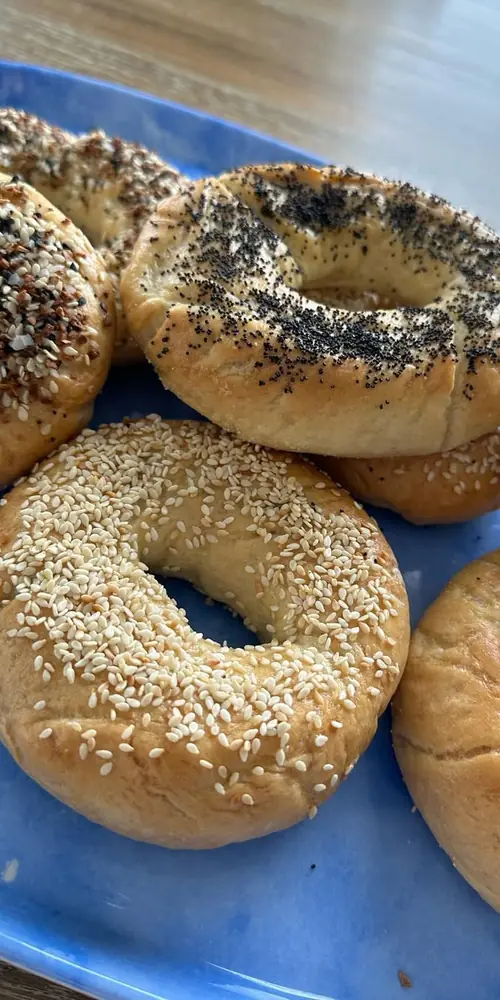 Look what’s back!!! 👀
My homemade bagels🥯
I’m taking orders now! 👩🍳
Plain
Sesame
Poppy
Everythin