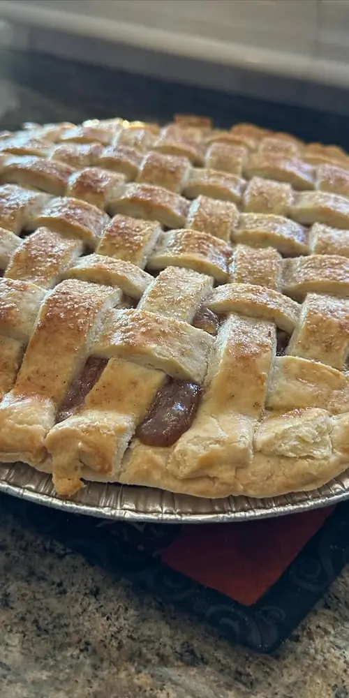 Pie 🥧 or Cake 🍰!?🤔👩🍳
#pie #homemade #cake #chocolate #bake #bakery #baker #smallbusiness #homebake