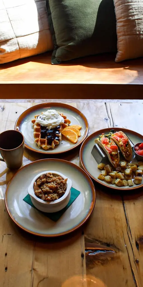 Brunch is always a good idea, especially when it looks this good! ☕️☀️
Open: 10AM-8PM