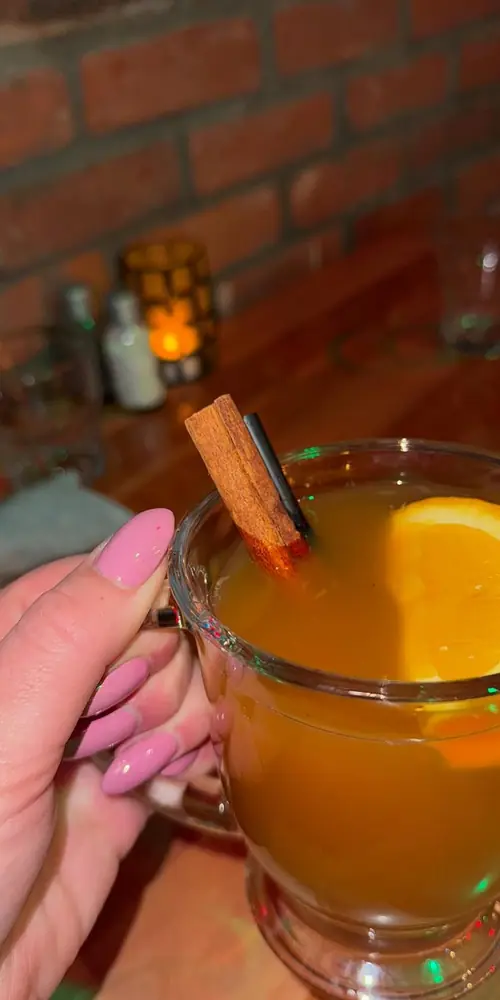 Perfect day for a hot mulled cider. Want to spike it?? Try it with bourbon or rum 😜
Open for lunch