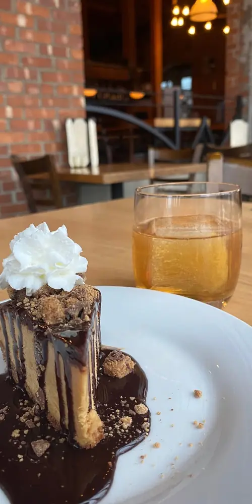 🥮Add a little warmth to your day and enjoy a cozy dessert cocktail this evening from 4:30-9:00PM. Fe