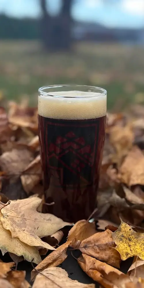 Open 12-8pm!
Dropplebock is still available on tap and in growlers to go! 🍁 🍁
Droppelbock 🍺 🍺
D
